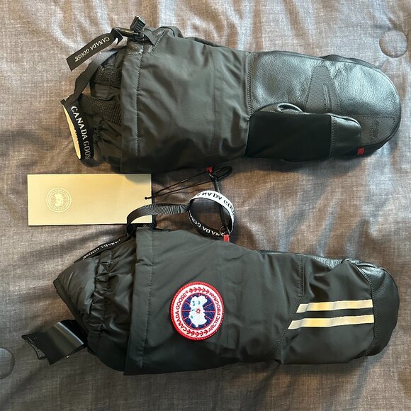 Canada Goose Snow Mantra Mitt - Picture 1 of 2